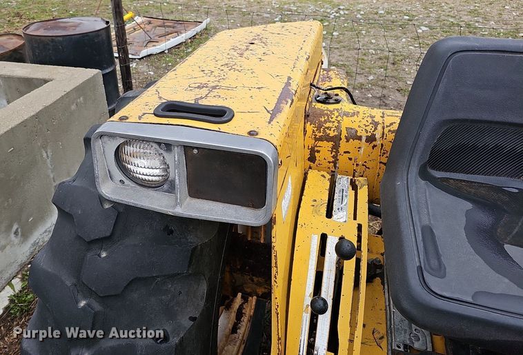 image for item DO4372 International 2500B  tractor