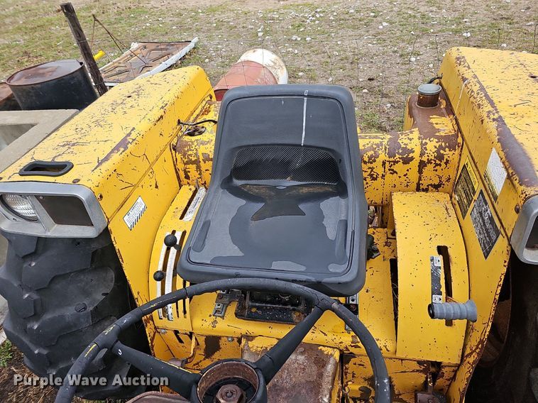 image for item DO4372 International 2500B  tractor