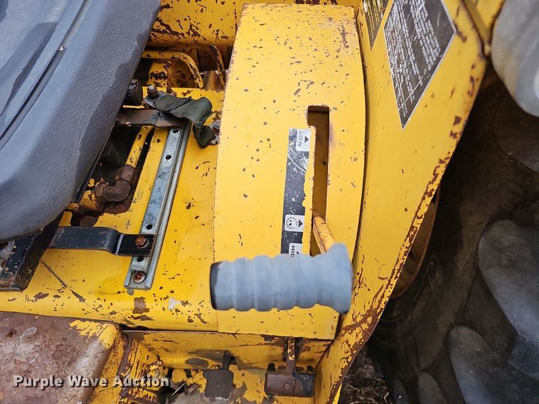 image for item DO4372 International 2500B  tractor