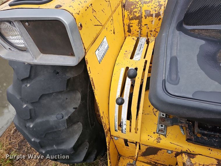 image for item DO4372 International 2500B  tractor