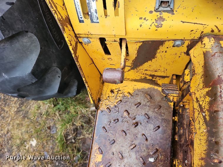 image for item DO4372 International 2500B  tractor