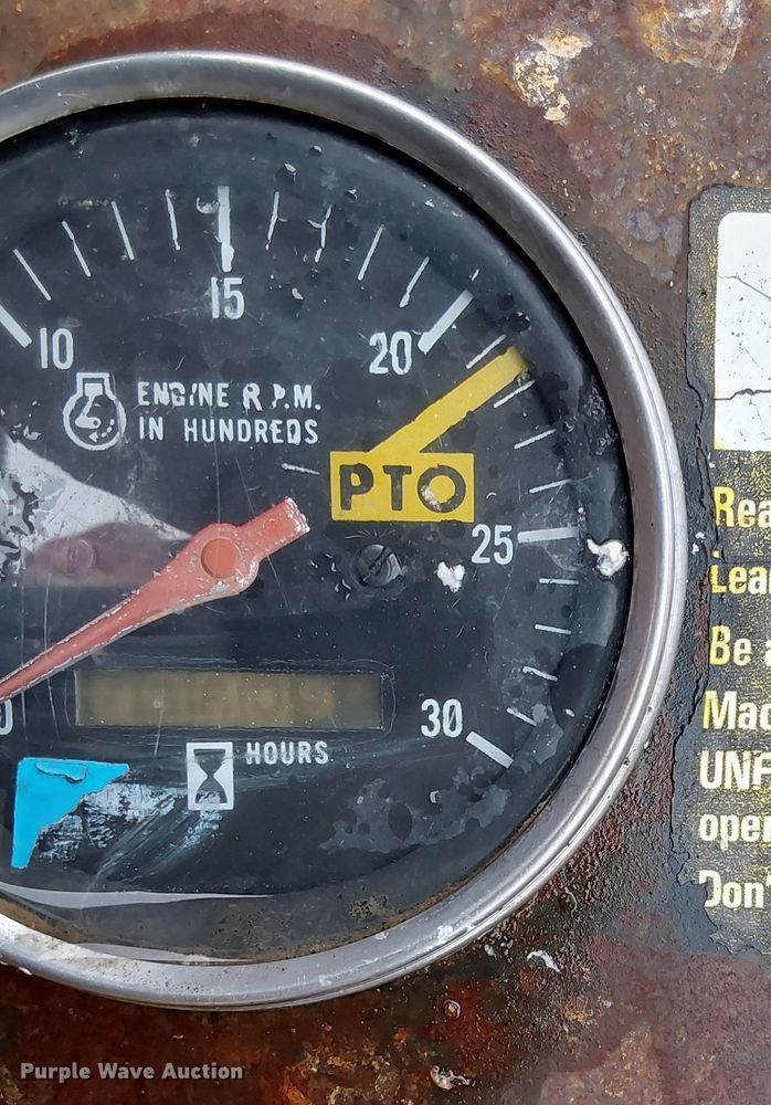 image for item DO4372 International 2500B  tractor