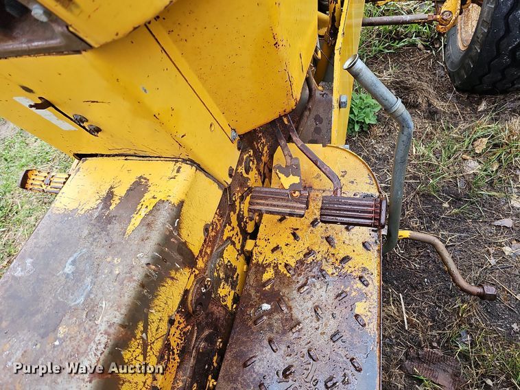 image for item DO4372 International 2500B  tractor