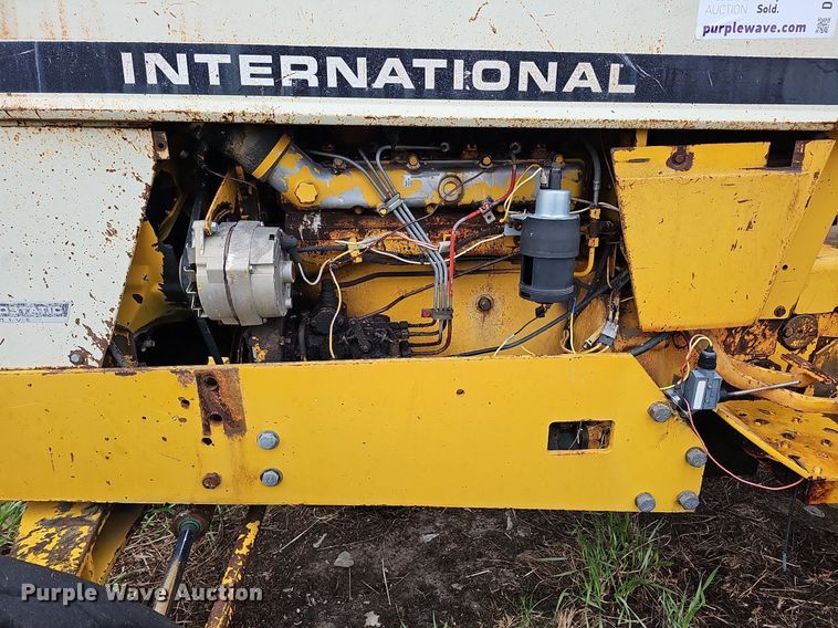 image for item DO4372 International 2500B  tractor