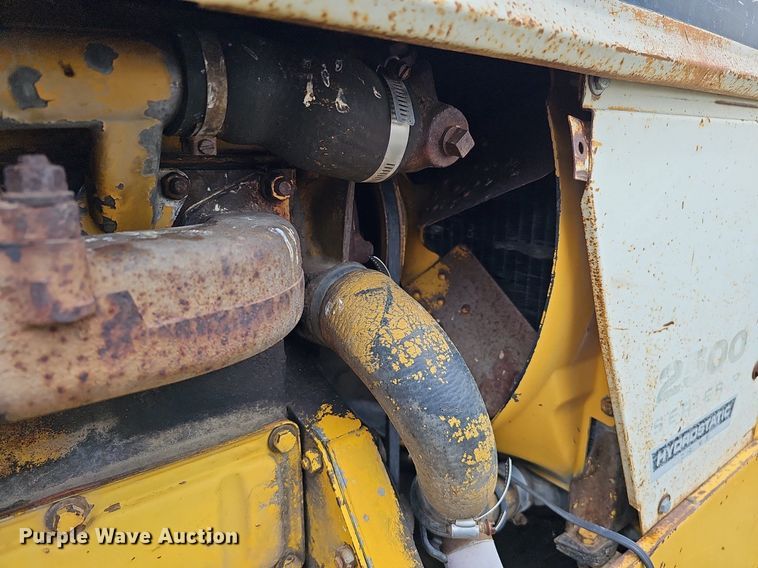 image for item DO4372 International 2500B  tractor