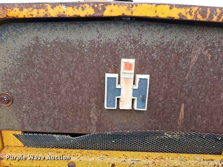 image for item DO4372 International 2500B  tractor