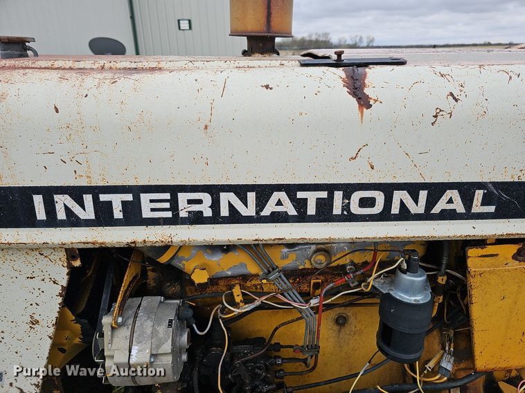 image for item DO4372 International 2500B  tractor