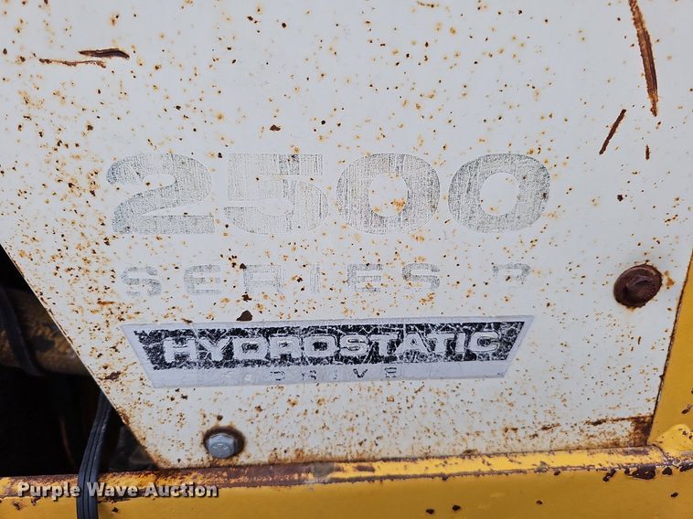 image for item DO4372 International 2500B  tractor