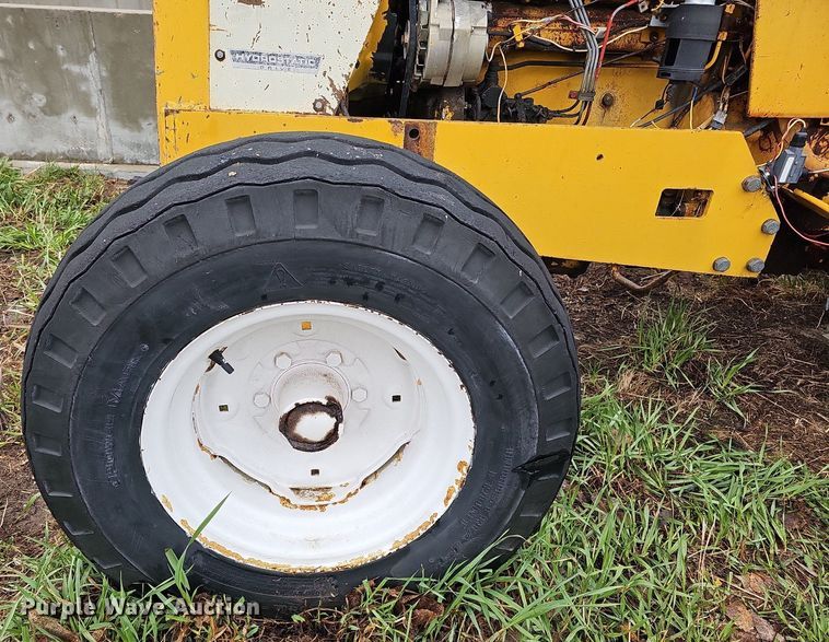 image for item DO4372 International 2500B  tractor