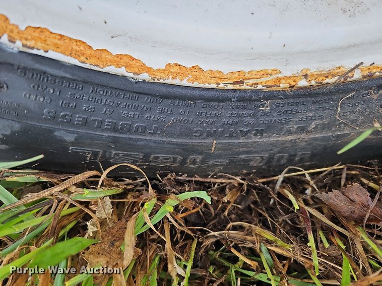 image for item DO4372 International 2500B  tractor