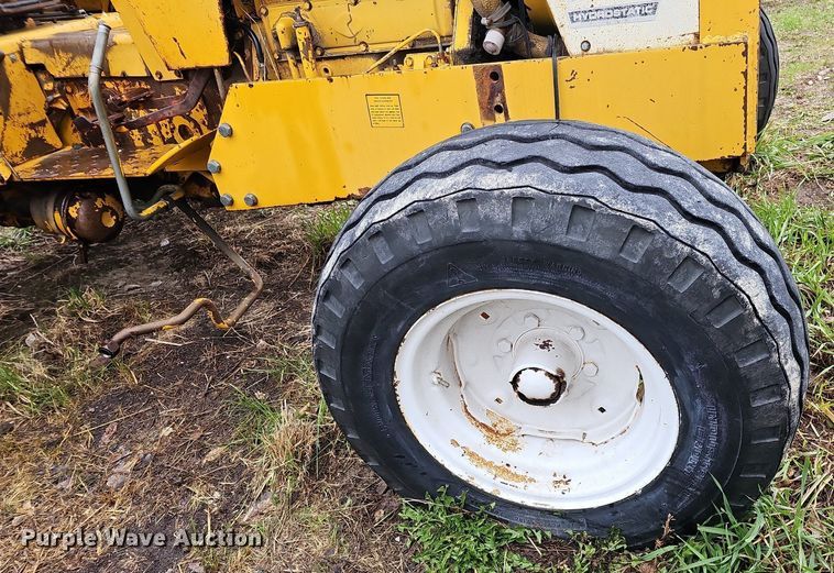 image for item DO4372 International 2500B  tractor