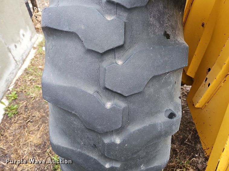 image for item DO4372 International 2500B  tractor