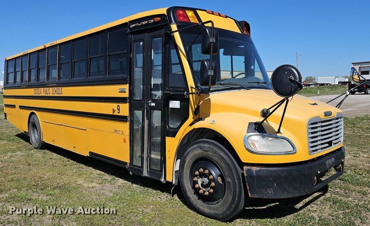 image for item DO4377 2009 Thomas Built Saf-T-Liner C2  school bus