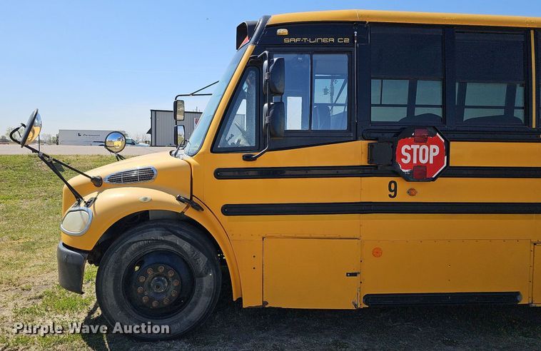 image for item DO4377 2009 Thomas Built Saf-T-Liner C2  school bus