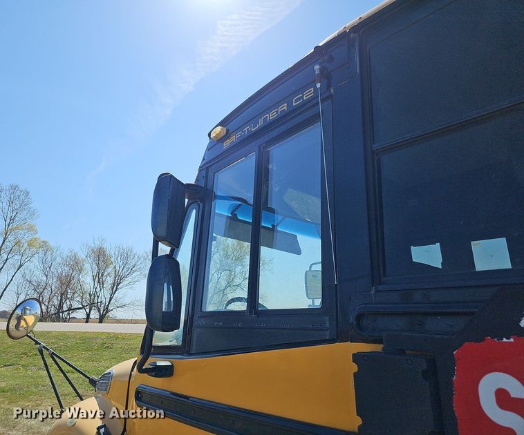 image for item DO4377 2009 Thomas Built Saf-T-Liner C2  school bus
