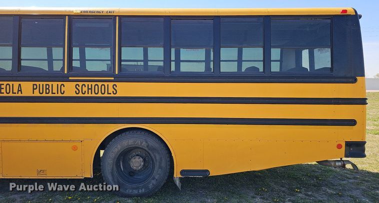 image for item DO4377 2009 Thomas Built Saf-T-Liner C2  school bus