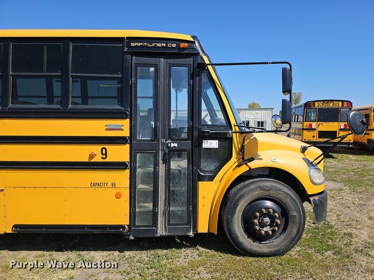 image for item DO4377 2009 Thomas Built Saf-T-Liner C2  school bus