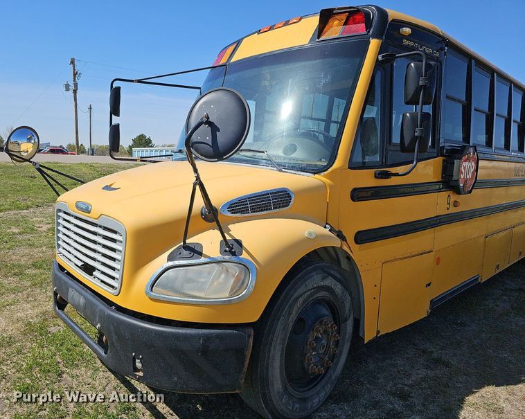 image for item DO4377 2009 Thomas Built Saf-T-Liner C2  school bus