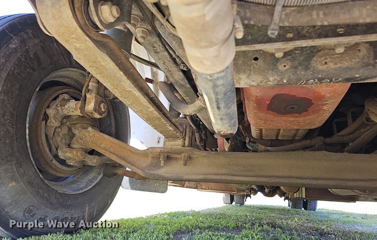 image for item DO4377 2009 Thomas Built Saf-T-Liner C2  school bus