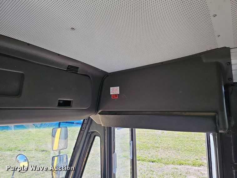 image for item DO4377 2009 Thomas Built Saf-T-Liner C2  school bus