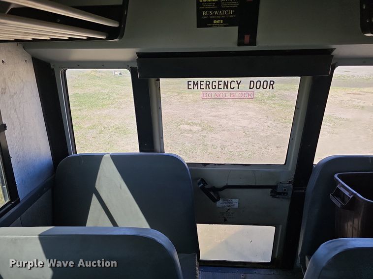 image for item DO4377 2009 Thomas Built Saf-T-Liner C2  school bus