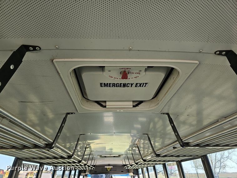 image for item DO4377 2009 Thomas Built Saf-T-Liner C2  school bus