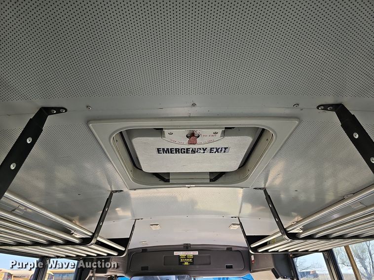 image for item DO4377 2009 Thomas Built Saf-T-Liner C2  school bus