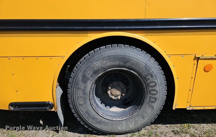 image for item DO4377 2009 Thomas Built Saf-T-Liner C2  school bus