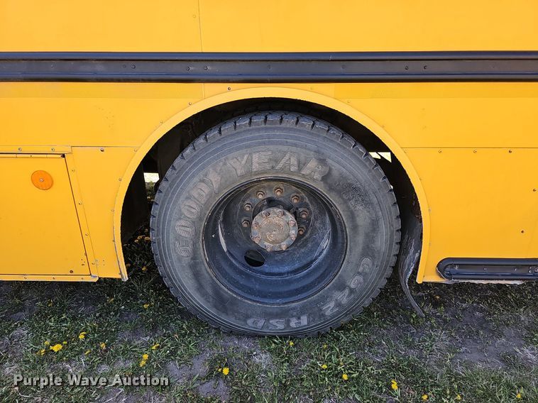 image for item DO4377 2009 Thomas Built Saf-T-Liner C2  school bus