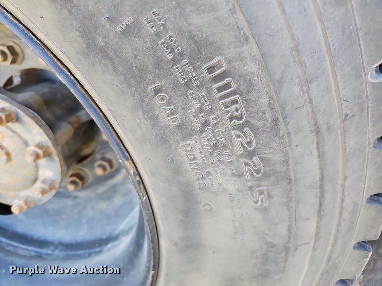 image for item DO4377 2009 Thomas Built Saf-T-Liner C2  school bus