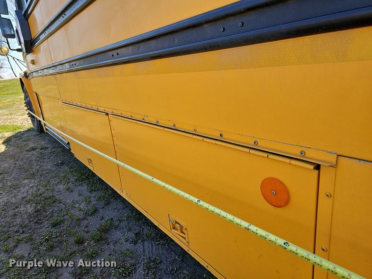 image for item DO4377 2009 Thomas Built Saf-T-Liner C2  school bus