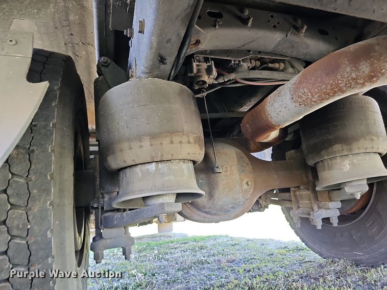 image for item DO4378 2007 Thomas Built Saf-T-Liner C2  school bus