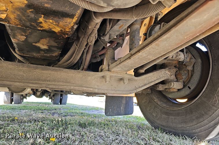 image for item DO4378 2007 Thomas Built Saf-T-Liner C2  school bus