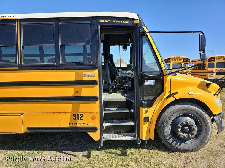 image for item DO4378 2007 Thomas Built Saf-T-Liner C2  school bus