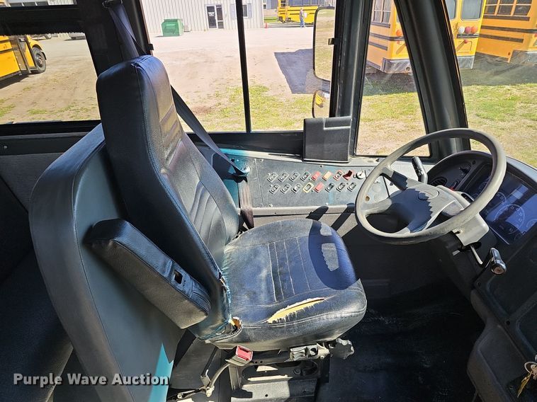 image for item DO4378 2007 Thomas Built Saf-T-Liner C2  school bus