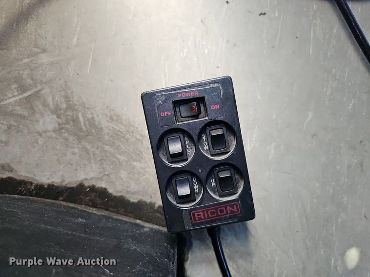 image for item DO4378 2007 Thomas Built Saf-T-Liner C2  school bus