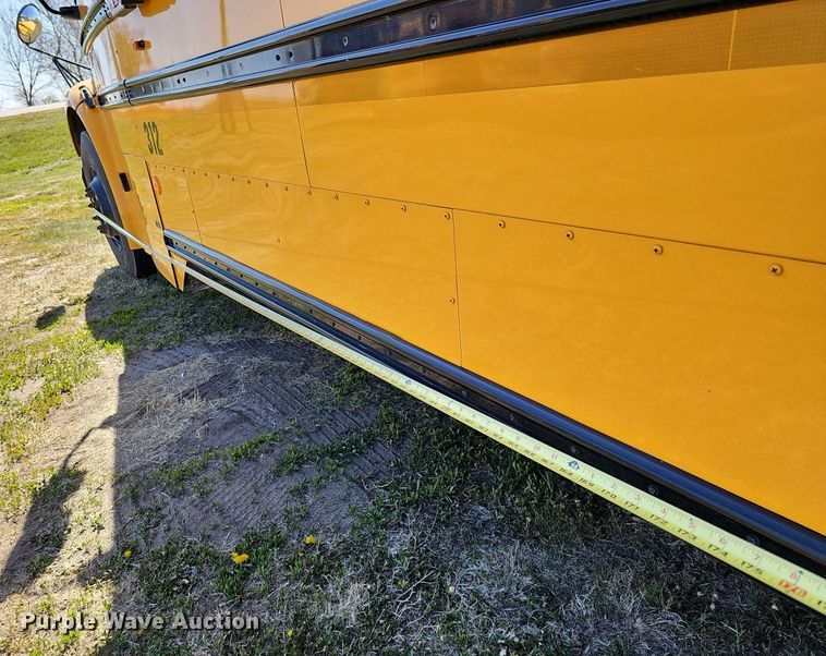 image for item DO4378 2007 Thomas Built Saf-T-Liner C2  school bus