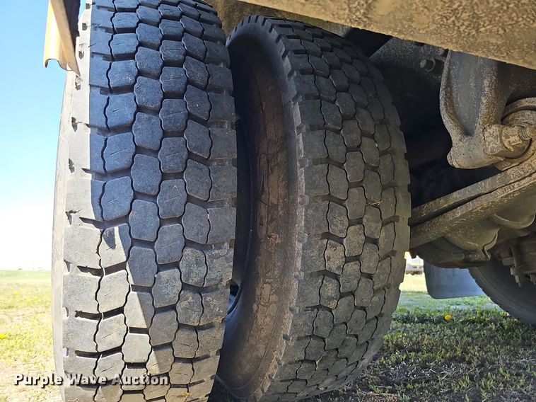 image for item DO4378 2007 Thomas Built Saf-T-Liner C2  school bus