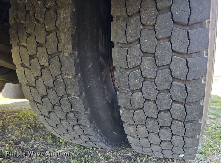 image for item DO4378 2007 Thomas Built Saf-T-Liner C2  school bus