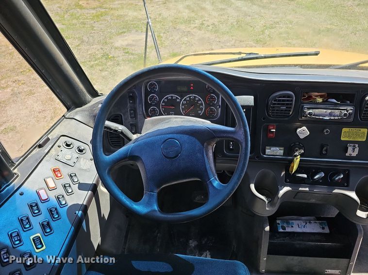 image for item DO4379 2011 Thomas Built Saf-T-Liner C2  school bus