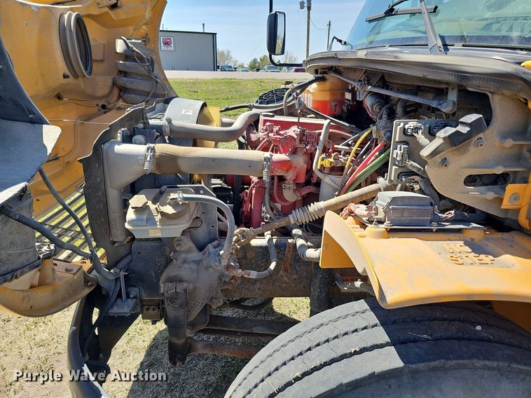 image for item DO4379 2011 Thomas Built Saf-T-Liner C2  school bus