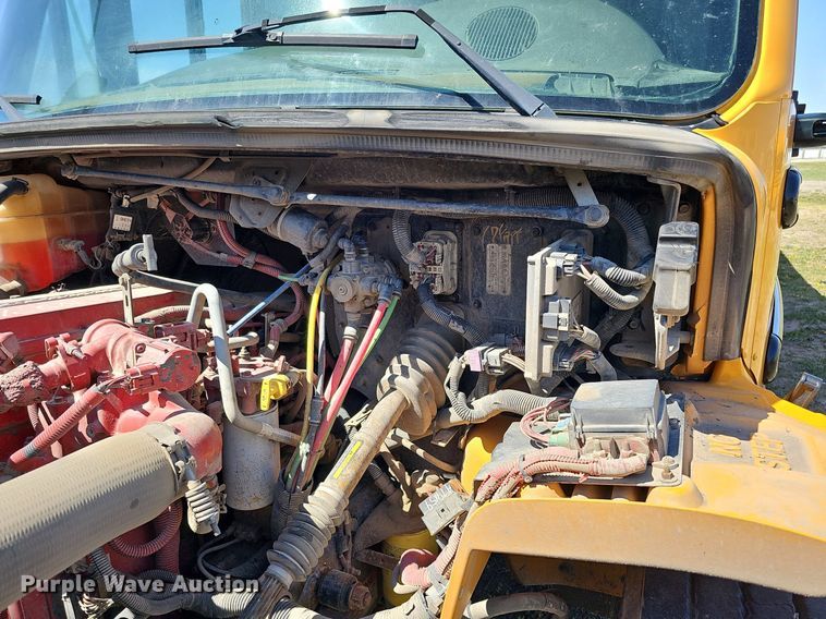 image for item DO4379 2011 Thomas Built Saf-T-Liner C2  school bus