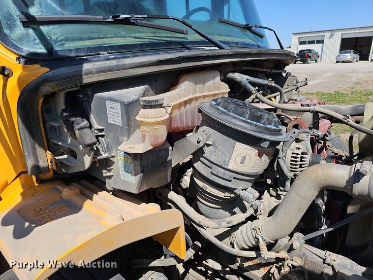 image for item DO4379 2011 Thomas Built Saf-T-Liner C2  school bus