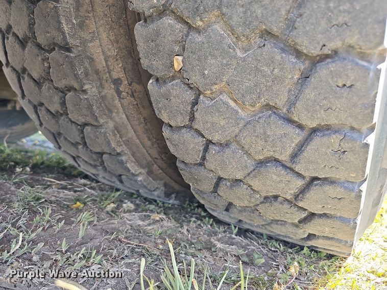 image for item DO4379 2011 Thomas Built Saf-T-Liner C2  school bus