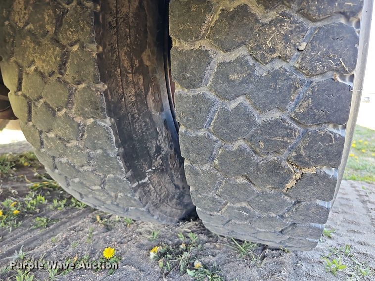 image for item DO4379 2011 Thomas Built Saf-T-Liner C2  school bus