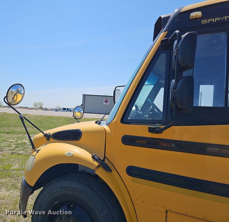 image for item DO4380 2009 Thomas Built Saf-T-Liner C2  school bus