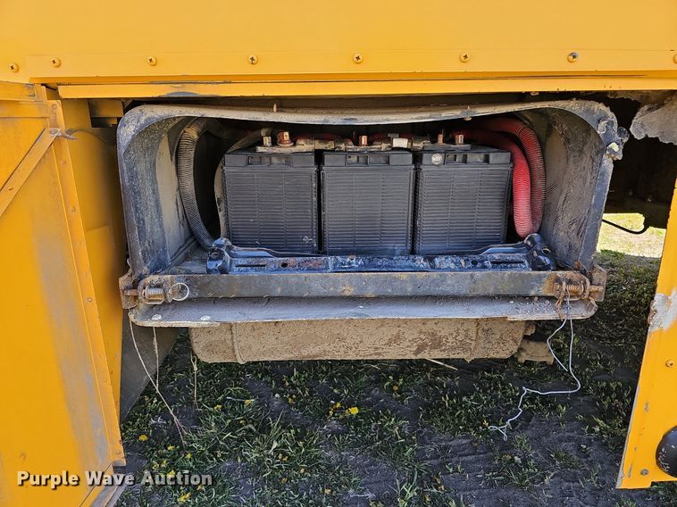 image for item DO4380 2009 Thomas Built Saf-T-Liner C2  school bus