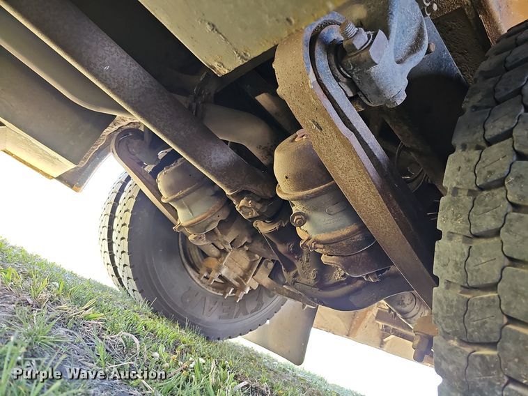 image for item DO4380 2009 Thomas Built Saf-T-Liner C2  school bus