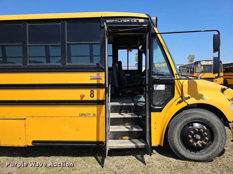 image for item DO4380 2009 Thomas Built Saf-T-Liner C2  school bus
