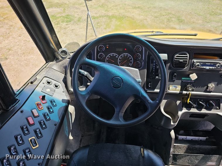 image for item DO4380 2009 Thomas Built Saf-T-Liner C2  school bus